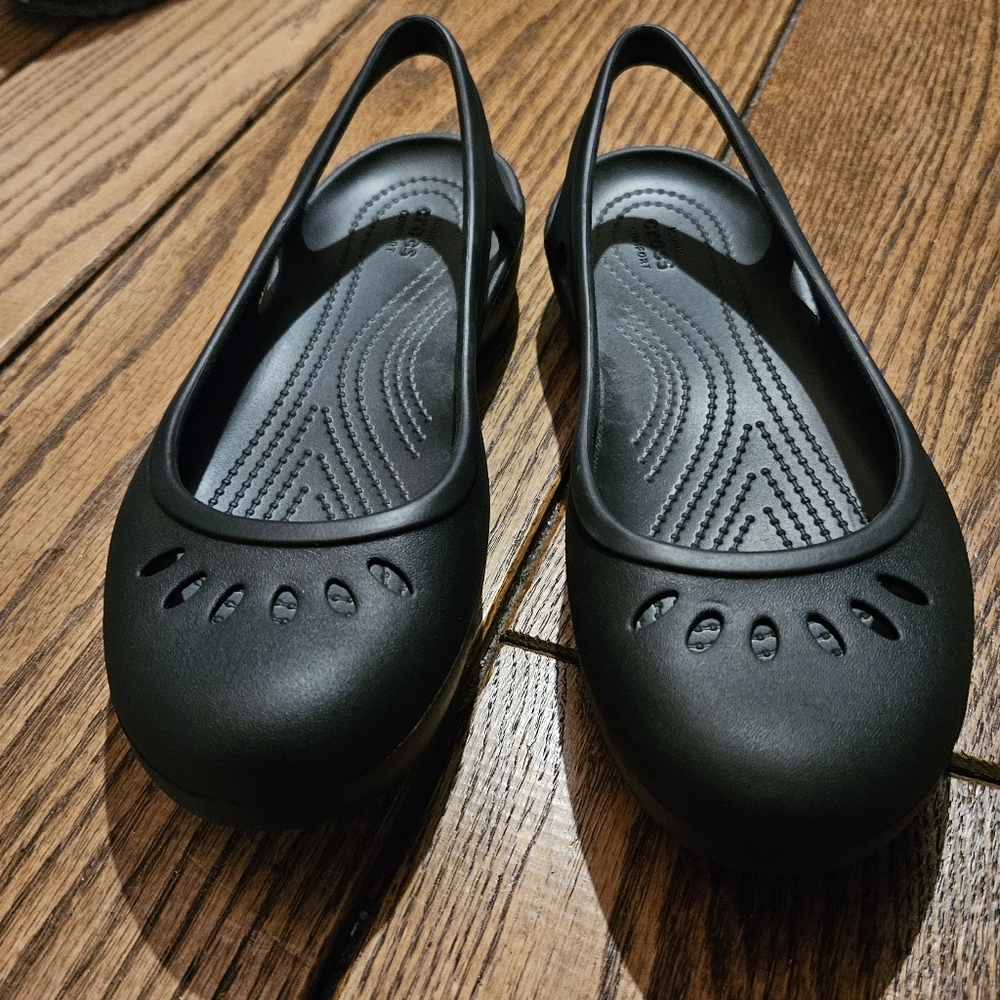 CROCS Black Flats ballet Size 6
